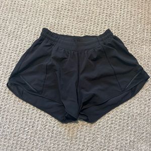 Lululemon Black Hotty Hot Shorts 2.5